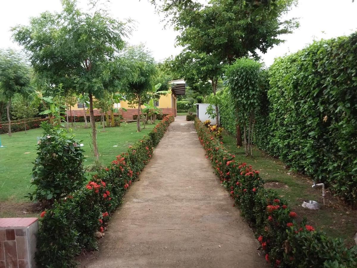 Bed and breakfast C&H Casa Campestre El Oasis Ricaurte Girardot Extérieur photo