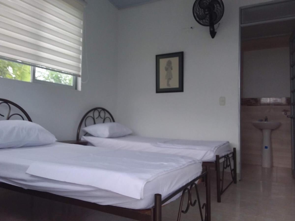 Bed and breakfast C&H Casa Campestre El Oasis Ricaurte Girardot Extérieur photo